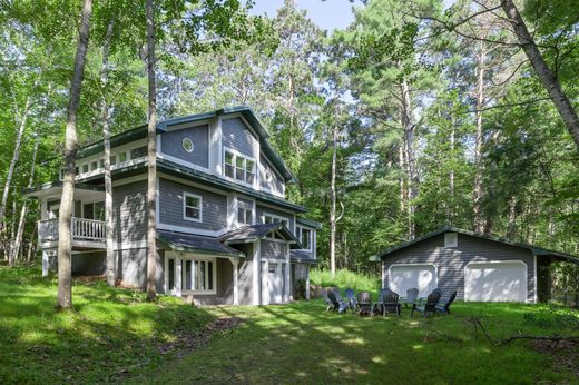 Casa en Cross Lake, Crow Wing County