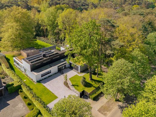 Casa Unifamiliare a Brasschaat, Provincie Antwerpen