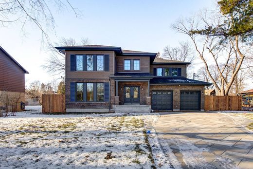 Detached House in Pointe-Claire, City of Montréal