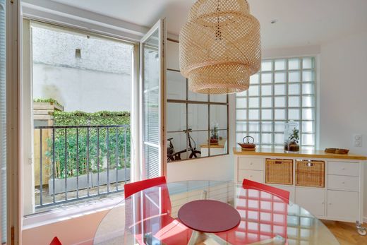 Detached House in La Muette, Auteuil, Porte Dauphine, Paris