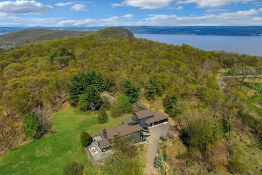 Detached House in Valley Cottage, Rockland County