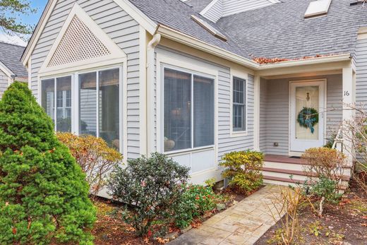 Apartment in Mashpee, Barnstable County