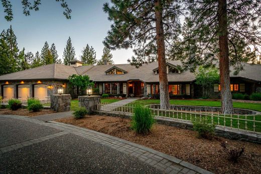 Luxury home in Sisters, Deschutes County