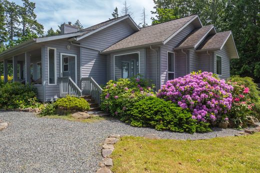 Detached House in Gabriola, British Columbia