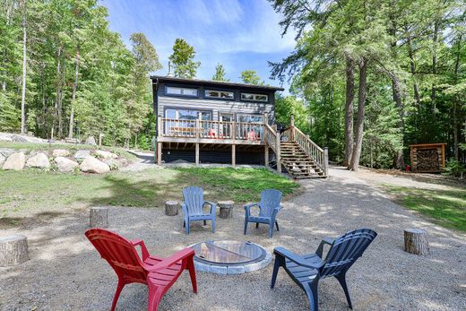 Detached House in Haliburton, Ontario