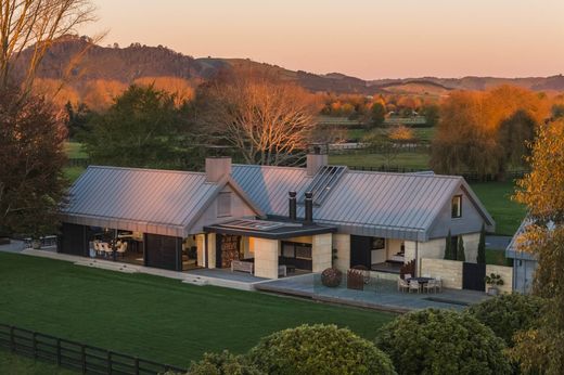 Country House in Hamilton East, Hamilton City