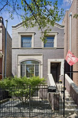 Detached House in Chicago, Cook County