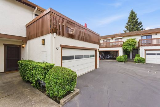 Townhouse in Redwood City, San Mateo County