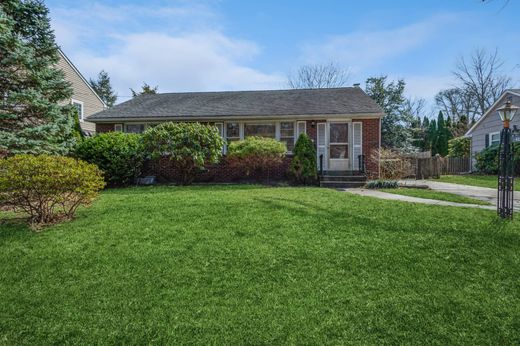 Detached House in Haddonfield, Camden County