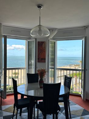 Apartment / Etagenwohnung in Pornic, Loire-Atlantique