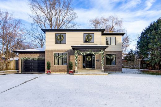 Vrijstaand huis in Beaconsfield, City of Montréal