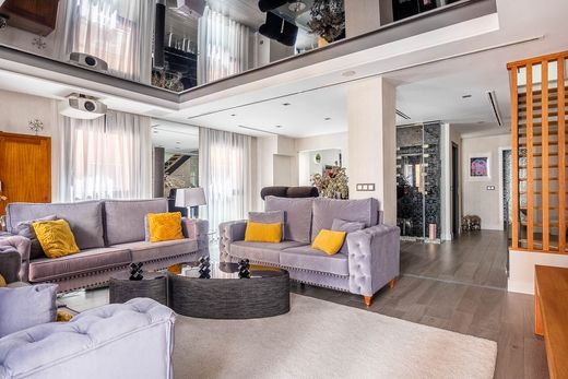 Detached House in Seville, Province of Seville