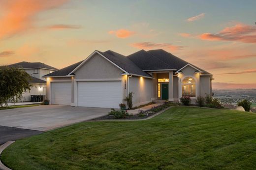 Detached House in Kennewick, Benton County