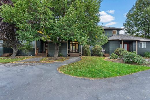 ‏בית בעיר ב  Redmond, Deschutes County