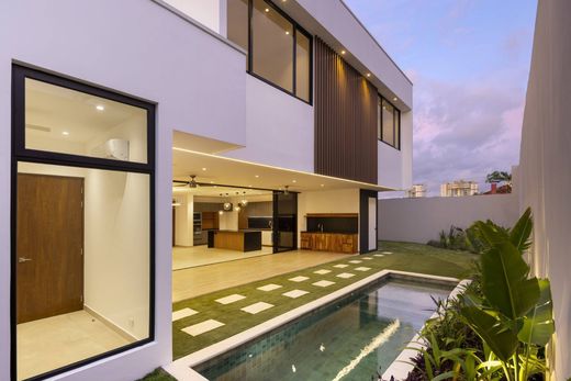 Detached House in Escazú, Provincia de San José