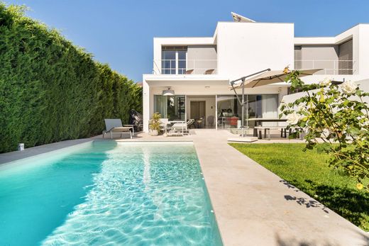 Mehrfamilienhaus in Oeiras, Lissabon