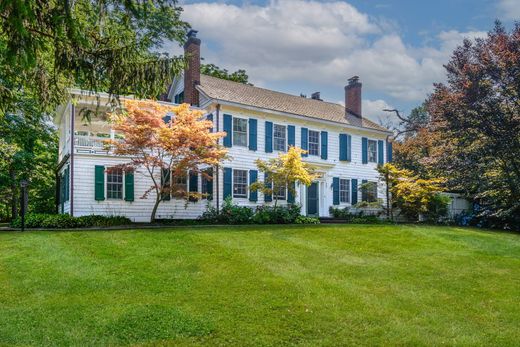 Luxury home in Huntington, Suffolk County