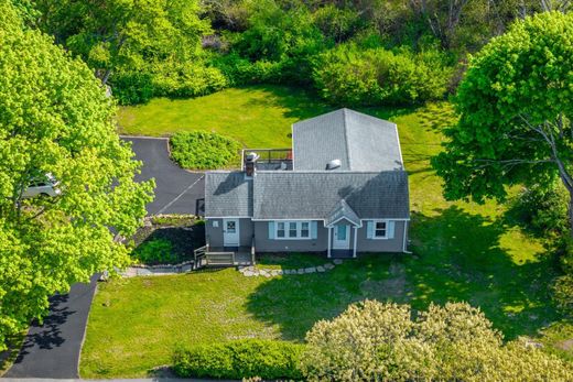 Detached House in Hyannis, Barnstable County
