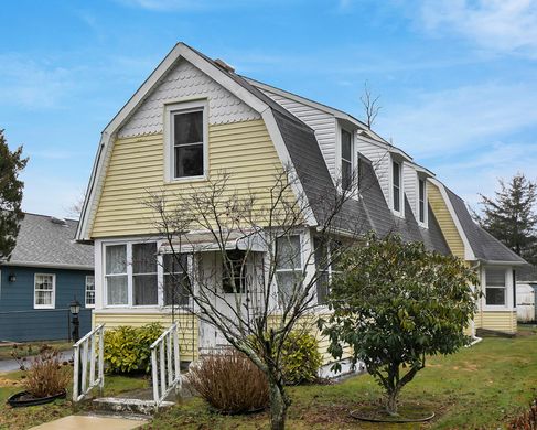 Detached House in Island Heights, Ocean County