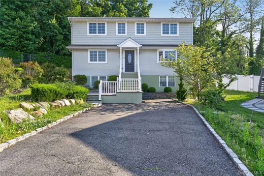 Duplex in Glen Cove, Nassau County