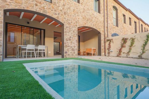 Yarɪ müstakil ev Pals, Província de Girona