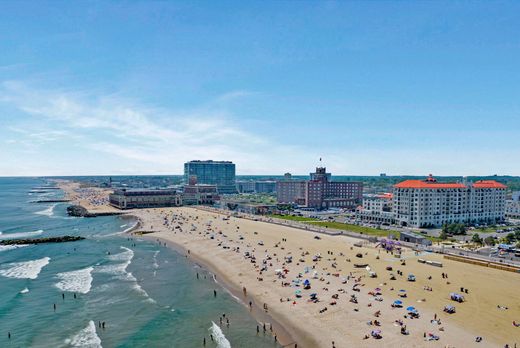 Townhouse in Asbury Park, Monmouth County