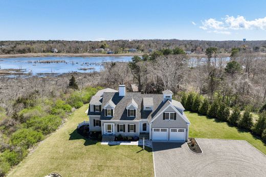 Detached House in Dennis, Barnstable County