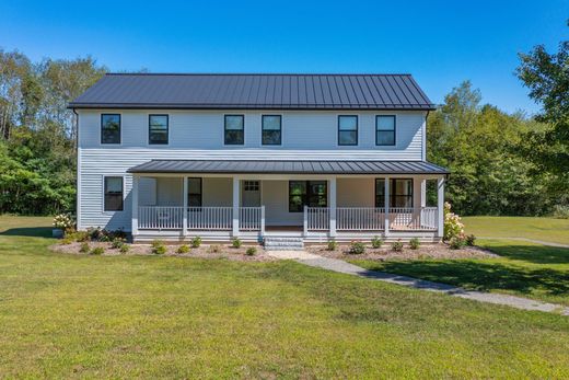 Detached House in Great Barrington, Berkshire County