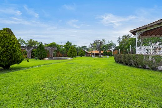 Grond in San Miguel de Allende, Guanajuato