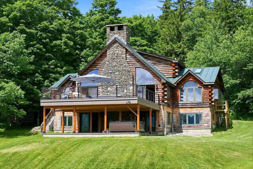 Luxury home in North Fayston, Washington County