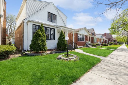 Detached House in Chicago, Cook County