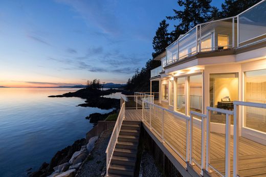Detached House for sale in Halfmoon Bay