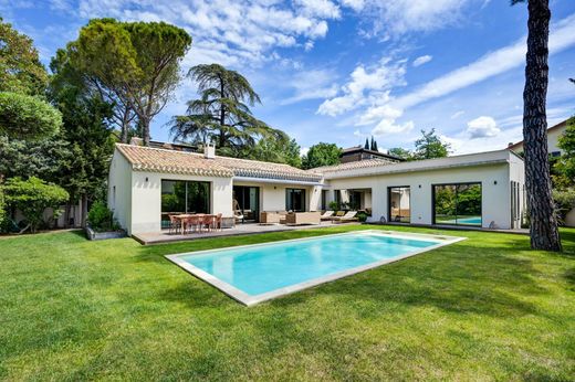 Einfamilienhaus in Aix-en-Provence, Bouches-du-Rhône