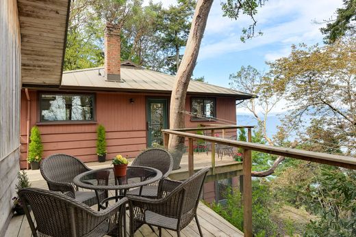 Detached House in North Saanich, Capital Regional District