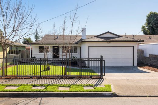 Detached House in East Palo Alto, San Mateo County