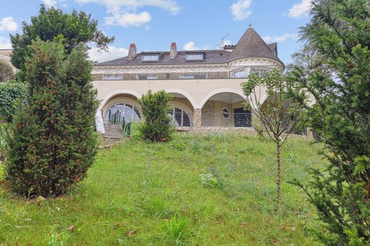 Detached House in Saint-Cloud, Hauts-de-Seine