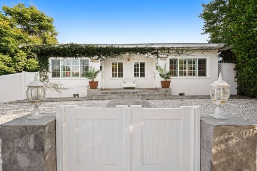 Casa en Valley Village, Los Angeles County