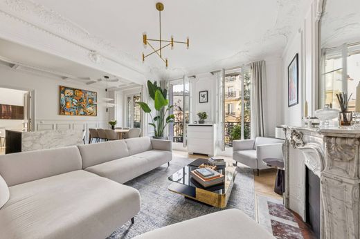 Apartment in Canal Saint Martin, Château d’Eau, Porte Saint-Denis, Paris