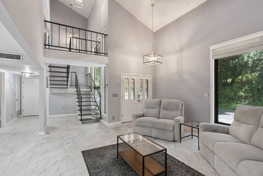 Apartment in Lakeway, Travis County