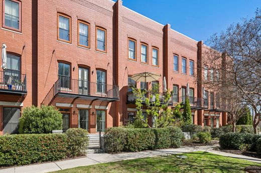 Townhouse in Decatur, DeKalb County