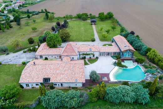 Casa Unifamiliare a Villeneuve-sur-Lot, Lot-et-Garonne