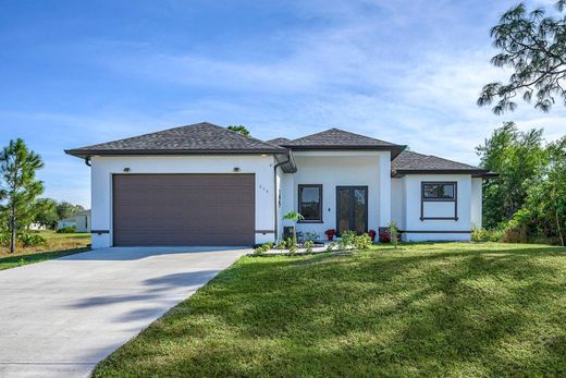 Vrijstaand huis in Lehigh Acres, Lee County