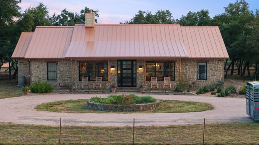 Einfamilienhaus in Johnson City, Blanco County