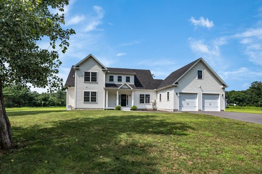 Detached House in Burlington, Hartford County