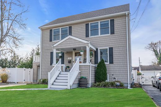 Detached House in Wall Township, Monmouth County