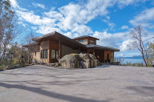 Detached House in Halfmoon Bay, Sunshine Coast Regional District
