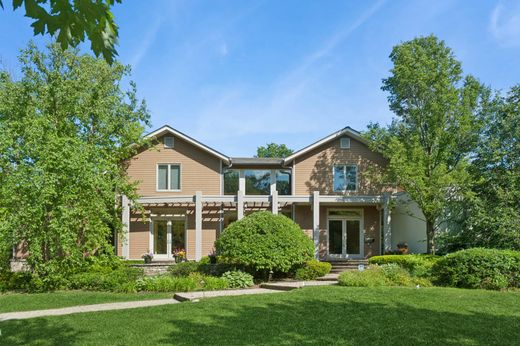 Detached House in Highland Park, Lake County