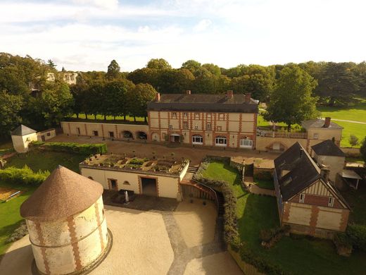 Vrijstaand huis in Fresneaux-Montchevreuil, Oise