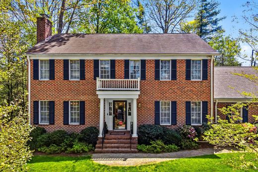 Detached House in Hendersonville, Henderson County