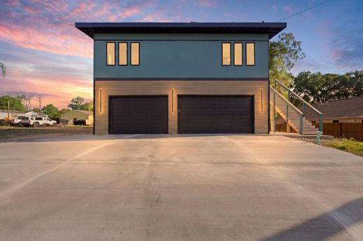 Detached House in Jeffersonville, Clark County